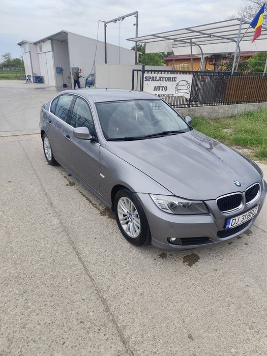 Vând BMW  320 d an 2011
