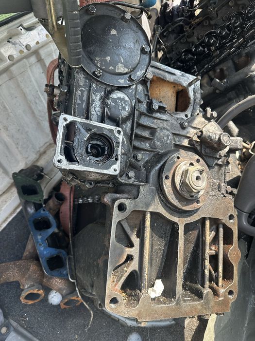 Motor utb 445 in 3 pistoane