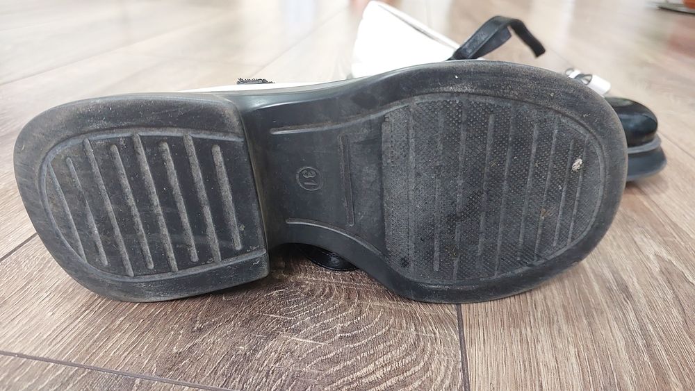 Сандалии детские школьные