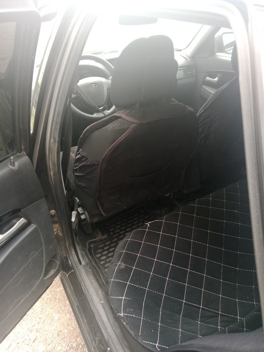 Машина Лада приора