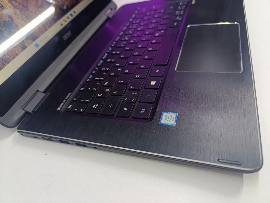 Laptop profesional Acer aspire R 14 14 inch cu touchscreen și i7