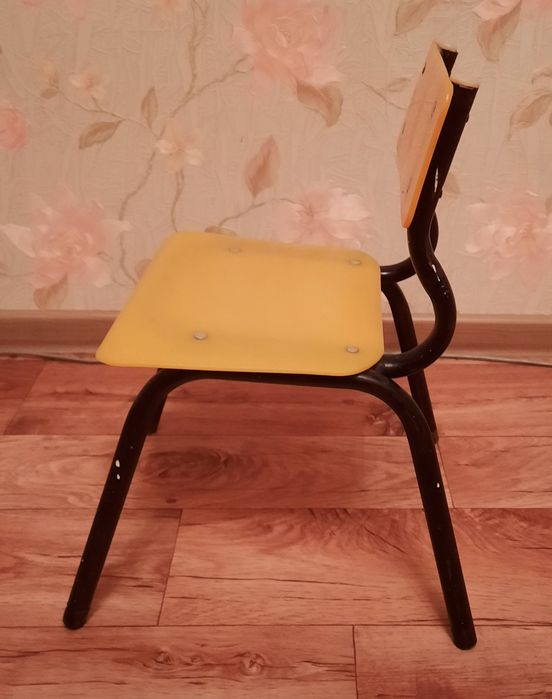 Детский стульчик.