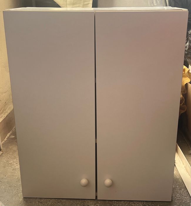 Дървен шкаф запазен