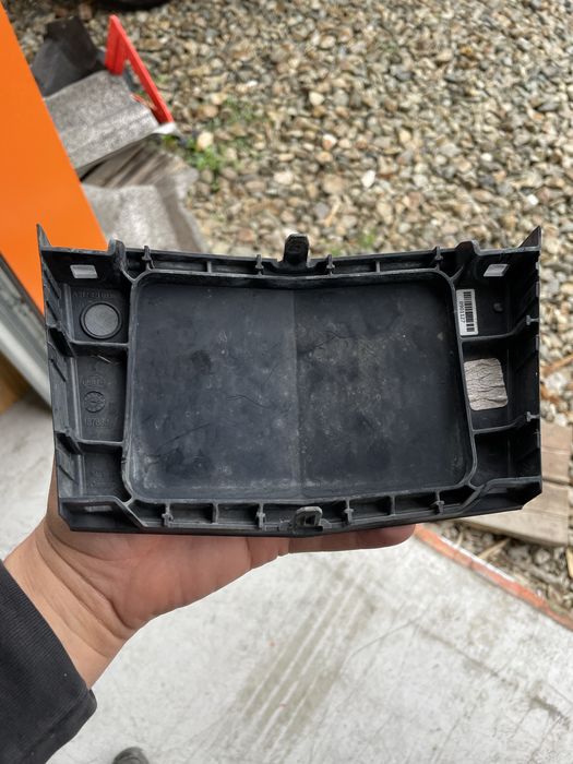 капачка на решетка за преден дистроник  mercedes benz w212