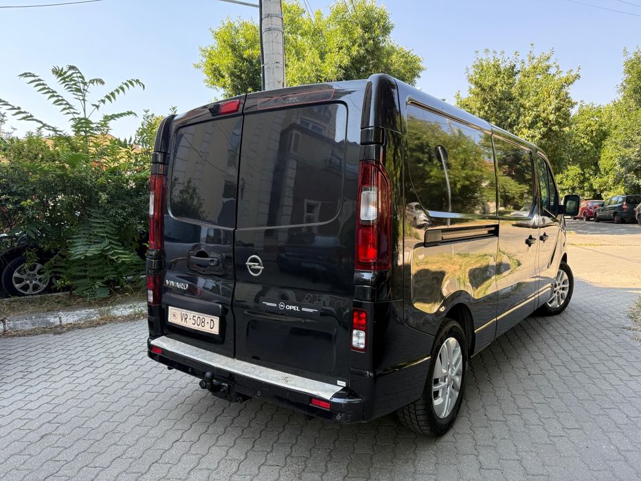 Opel Vivaro mod Extra lung 2016 climatronic,Navi,camera marsalier, impecabil !