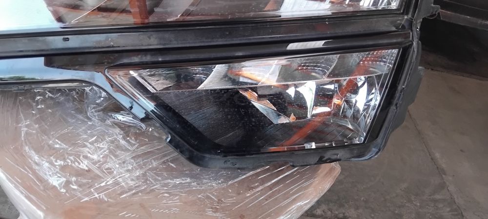 Продавам ляв фар за Skoda Karoq, Шкода Карок, Škoda Karoq оригинален