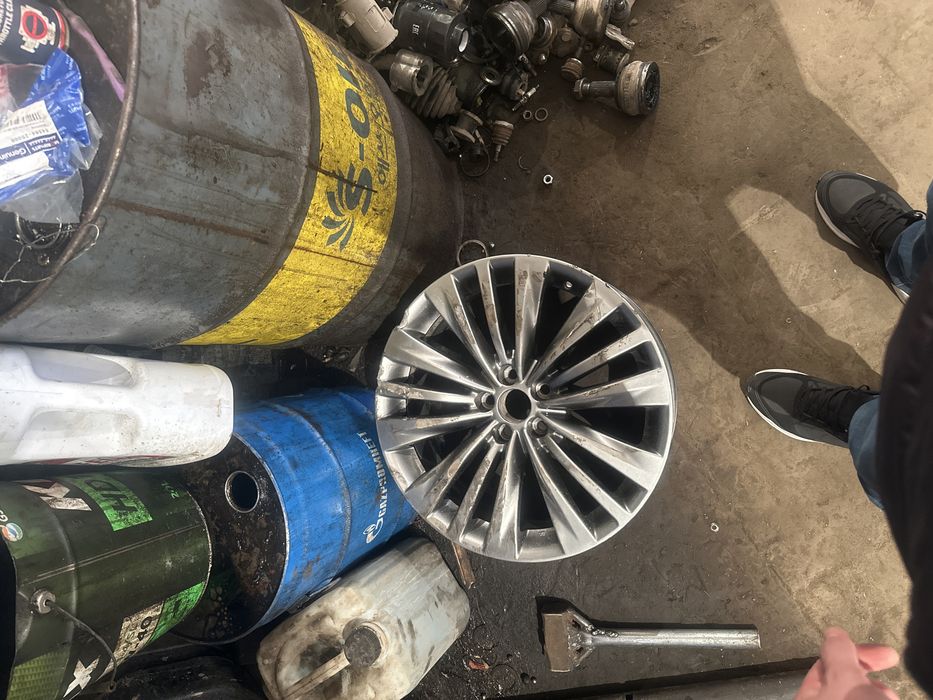 Продам 2 диска тойота хайландер 2020