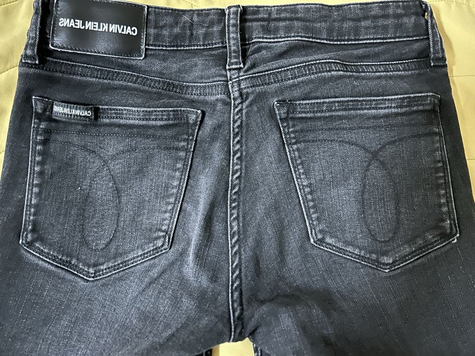 Черни дънки Calvin Klein Jeans—размер 27/32