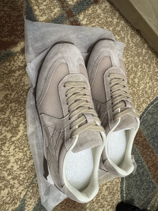 Кроссовки новые