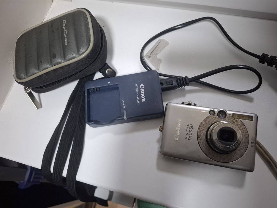 Фотоаппарат Canon IXUS 50.