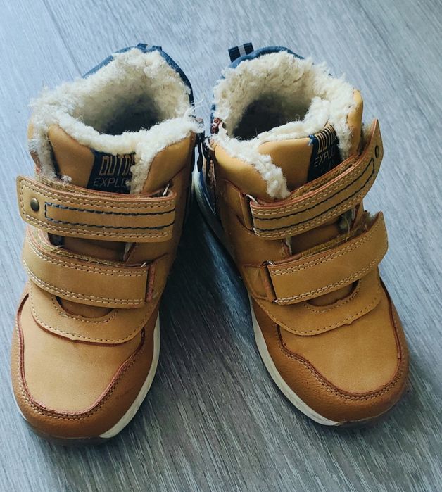 Два чифта зимни обувки за момче