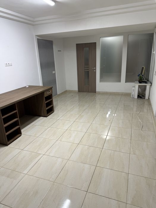 Inchiriez spatiu birou cladirea Milano