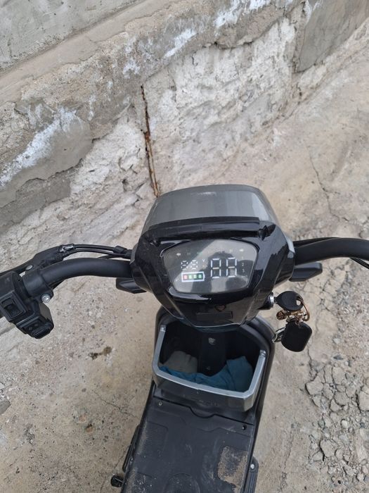 продам скутер ск8