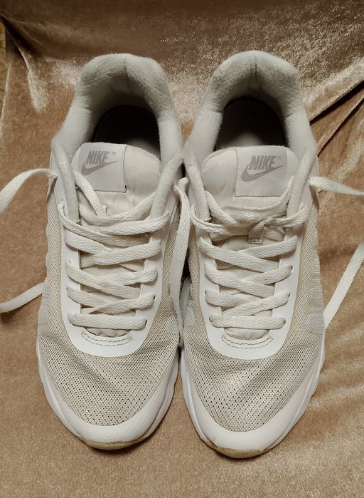 Маратонки Adidas,Nike..