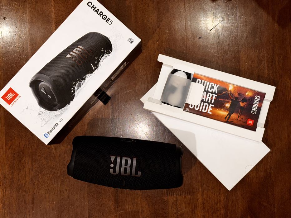 JBL Charge 5 срочно продам