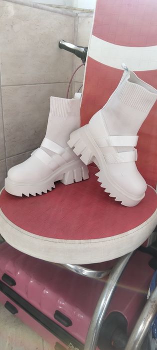 Ghetuțe Damă piele Nr 37 Noi doar probate