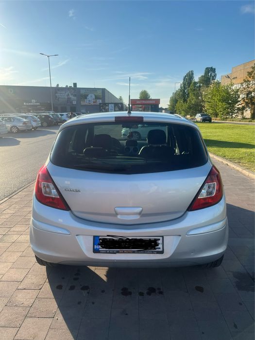 Продавам Opel Corsa D cosmo
