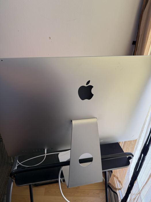 Apple iMac 27” Retina 5K (2017) | i5 3.5 GHz | 24 GB RAM | Radeon Pro 575 | Apple Keyboard + Magic Mouse