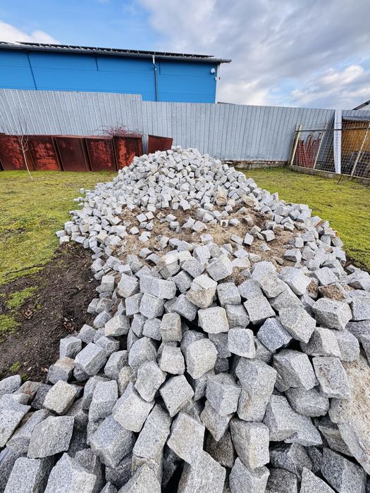 Продавам гранитни павета 10х10см