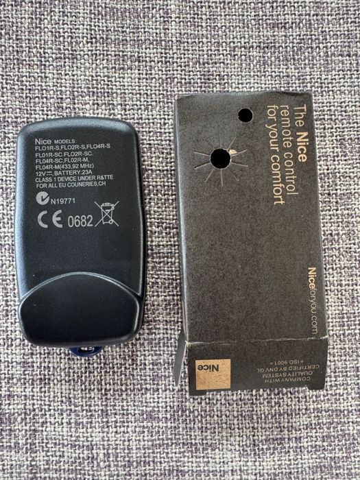 Пульт NICE Flor-s для ворот и шлагбаумов