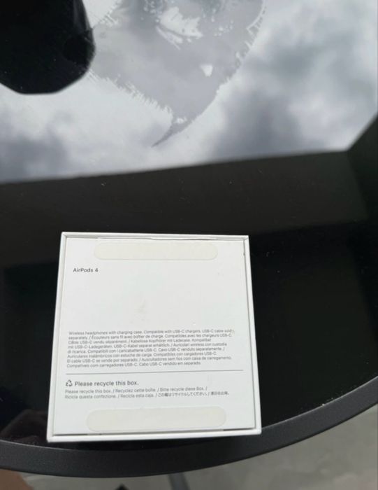 Apple AirPods 4