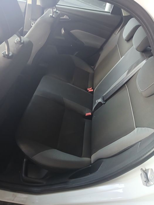 FORD FOCUS 1.6 бензин 2011г На части