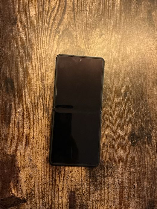 Vand Samsung Galaxy Z Flip 7 - negru - 256 GB , garantie