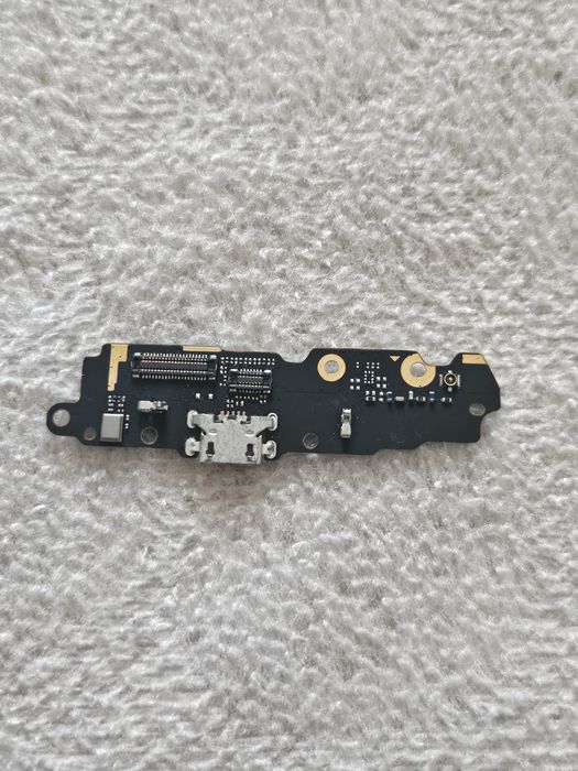 Платка за зареждане за Motorola Moto E4