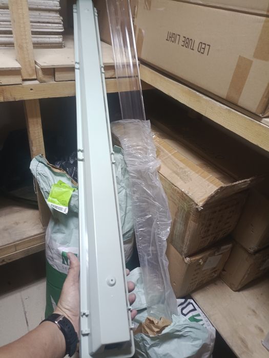 Продам светильник новый в упаковке
