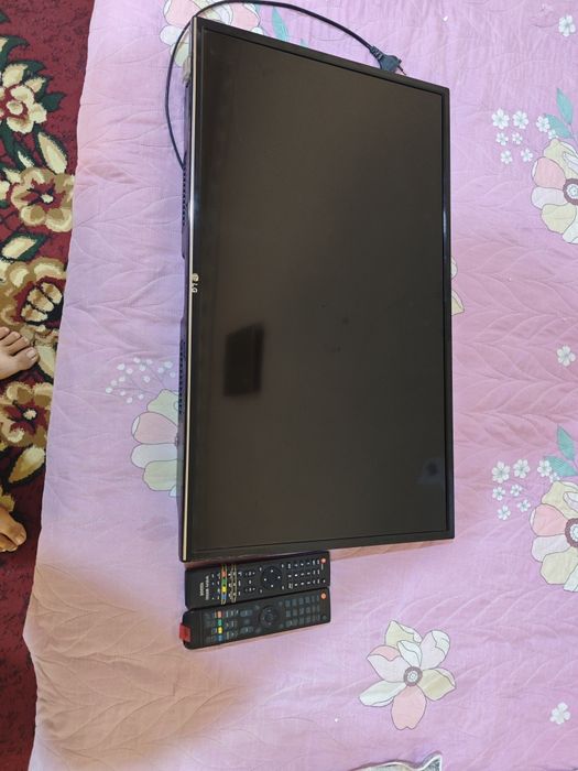 Телевизор сотилади LG холати яхши келиб куриб оласиз факат экран куйга