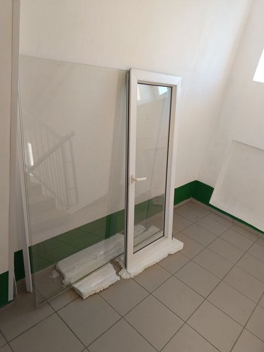 Отдам стекло большого размера