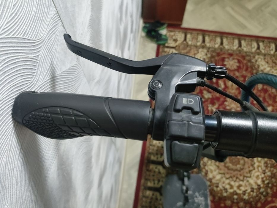 Продам электросамокат Kugoo