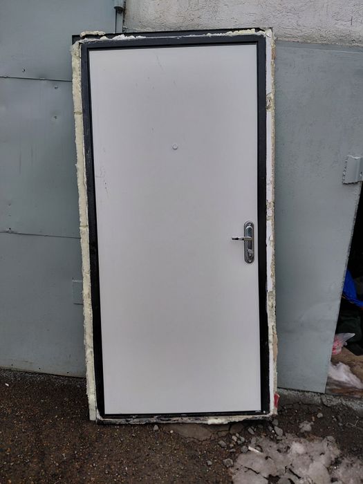 Продам дверь 200×90
