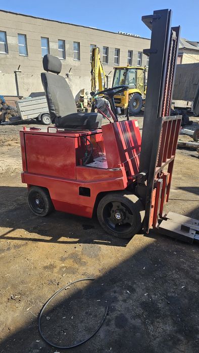 Вилочный погрузчик