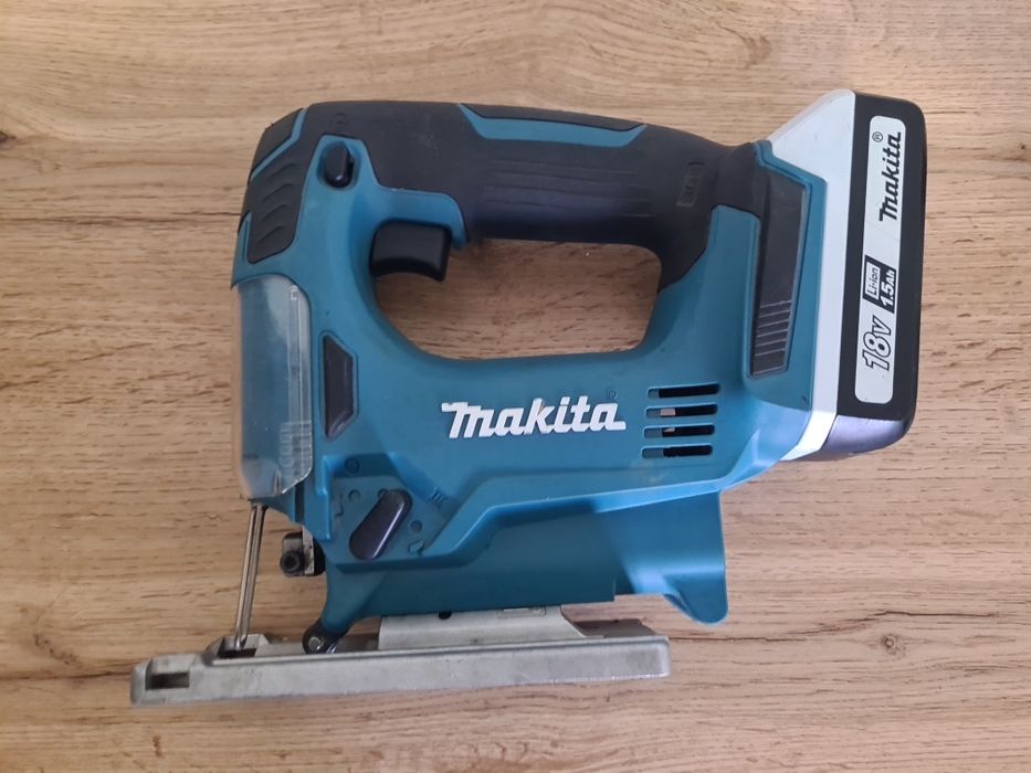 fierăstrău pendular cu acumulator Makita, modelul JV183D