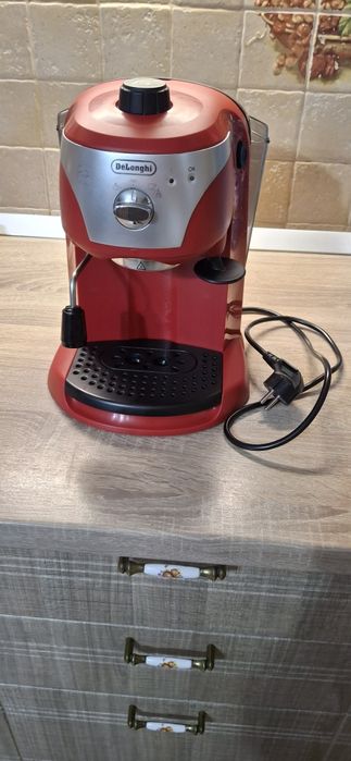 Vand espressor Delonghi