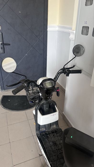 Электроный скутер