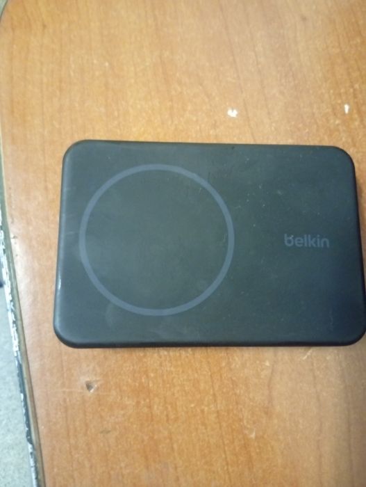 Vând baterie wireless pentru telefon