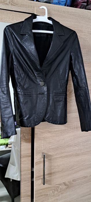 Vând haine originale