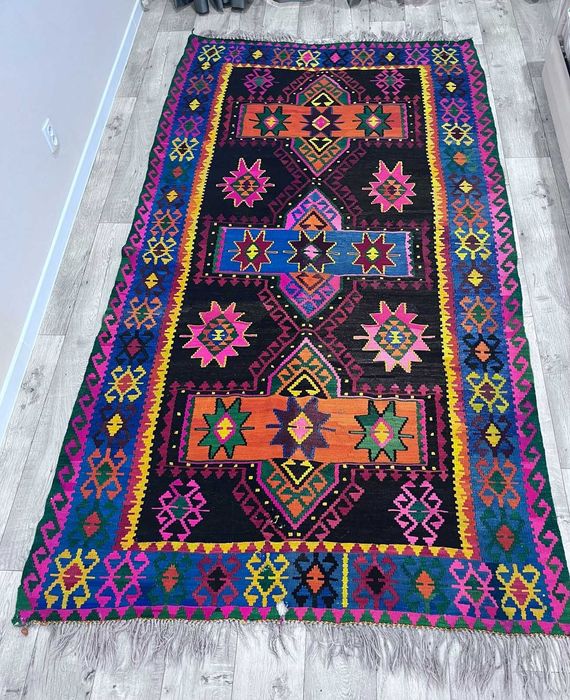 Продаются ковры б/у