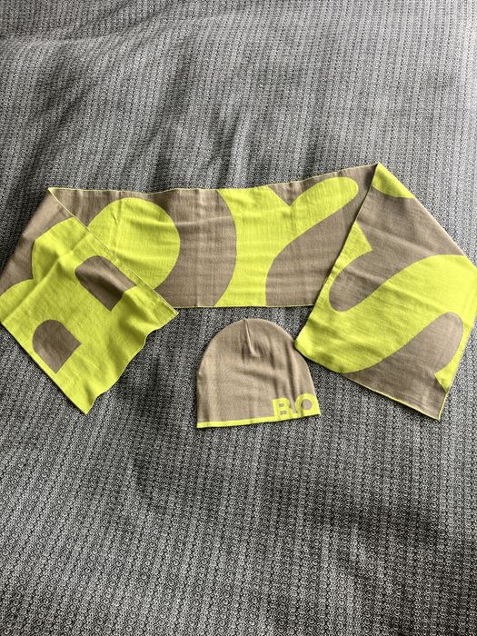 Шапка + шал BOSS