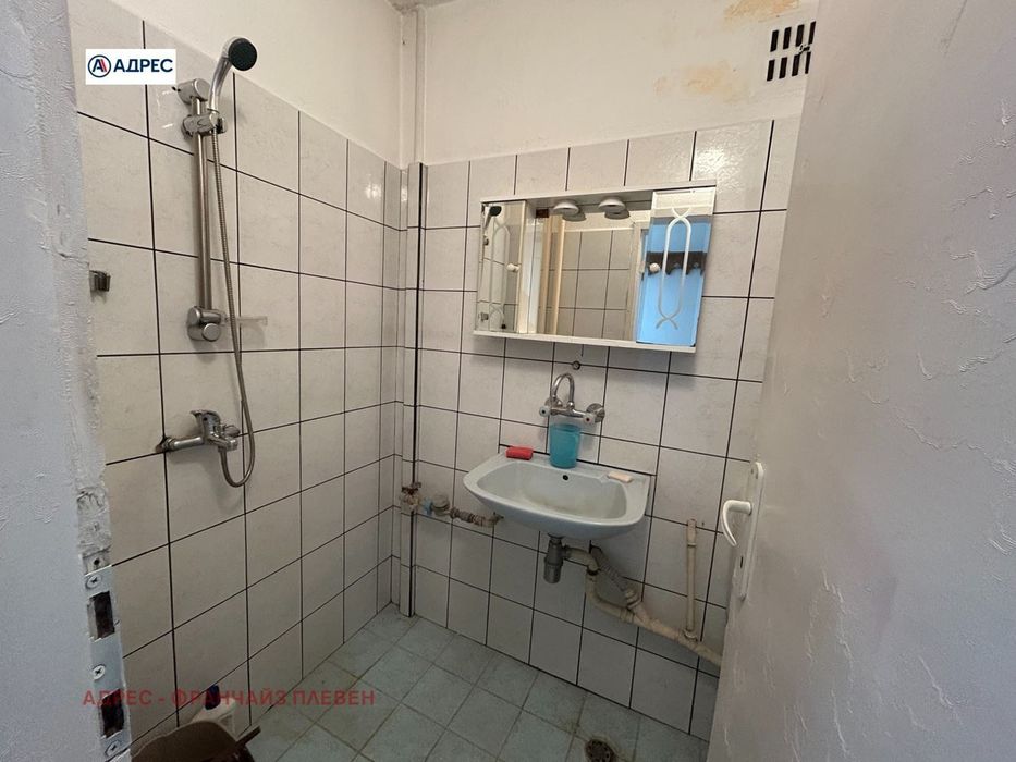 Продава се Двустаен апартамент в Враца, Център - 64 кв.м за 1719 €/кв.м - Снимка #4