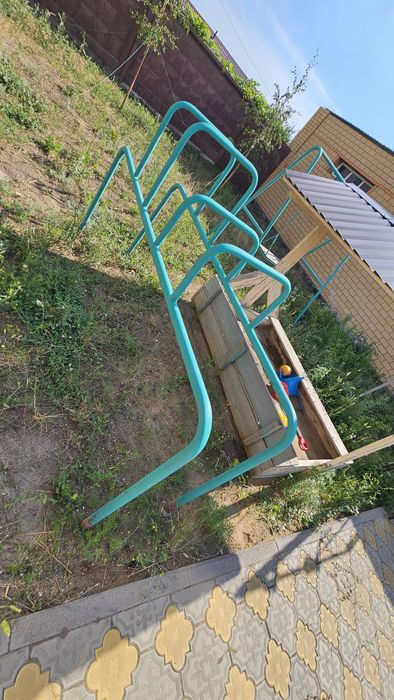 Качели детские две штуки
