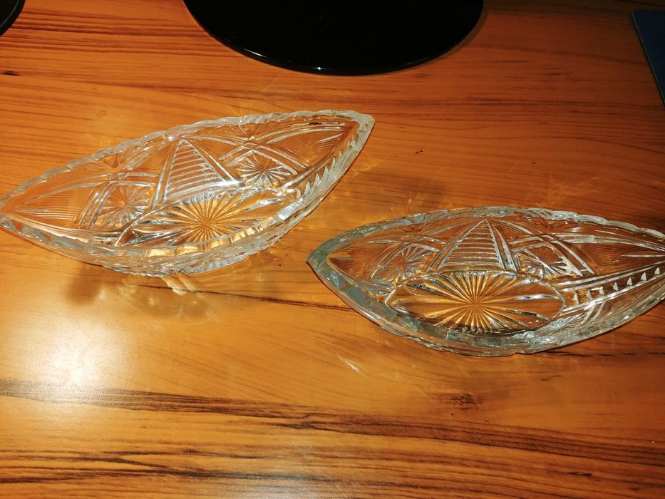 Продаю пару хрустальных салатников