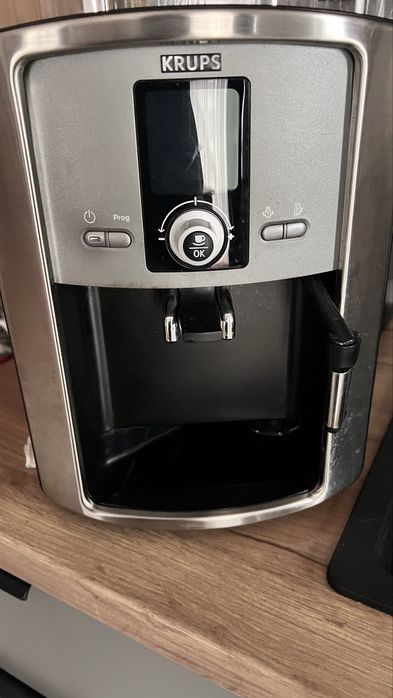 Aparat de kafea krups + cadou pastile de curatare