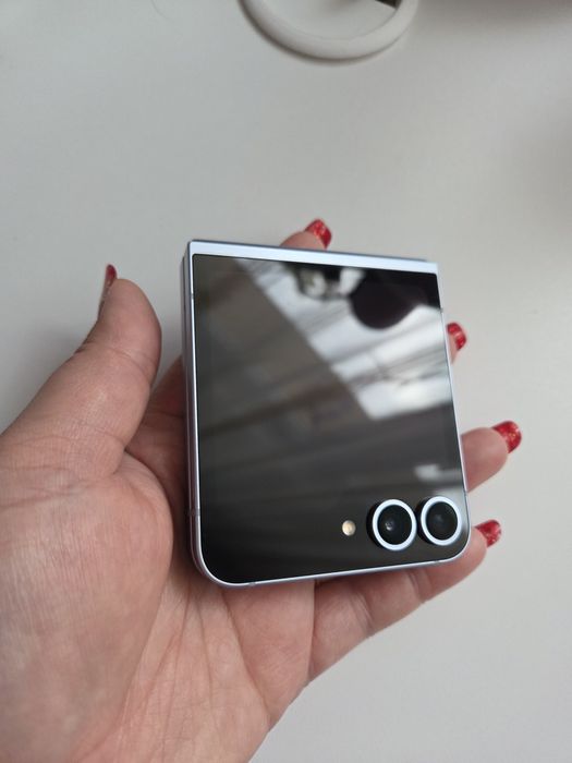 Vand Samsung Z Flip 6