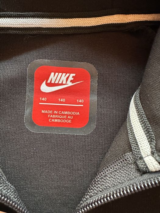 Детски,памучен,черен екип Nike с активен заден джоб на долнището и бродирано лого