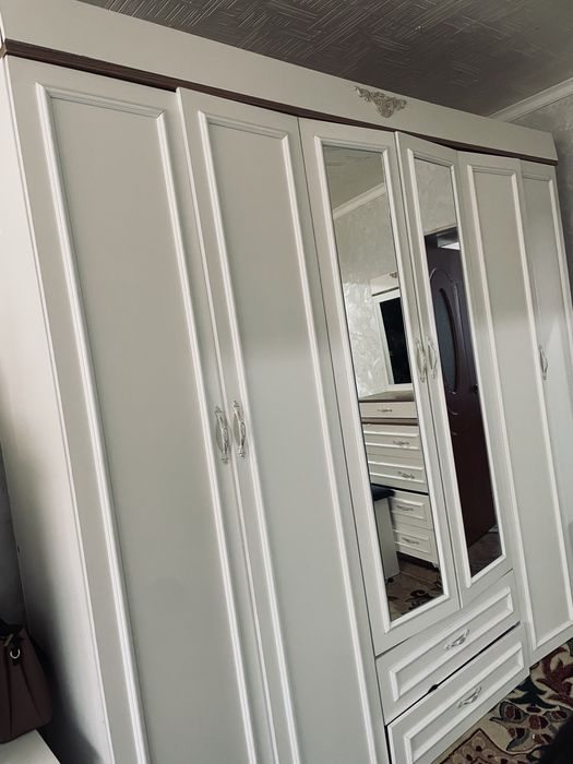 Спальный шкаф тумбочкамен