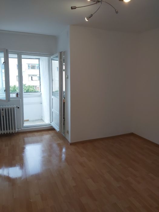 Vand garsoniera  zona  Dristor