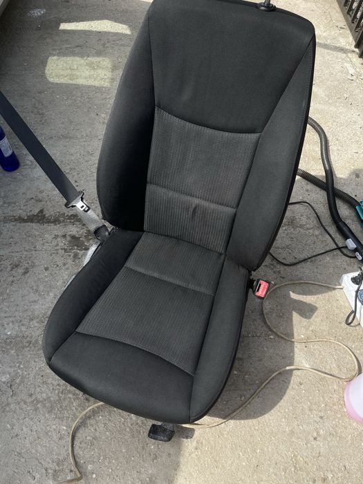 Curatare tapiterii auto/canapele detailing